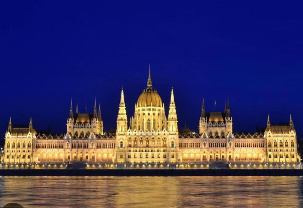 Stylish Spot By The River Danube Budapesta Exterior foto